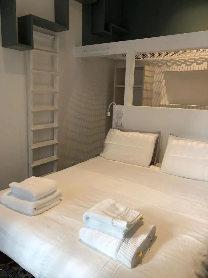 ** Bed & Breakfast Gipsykid -Design Lab&B Milan Italy